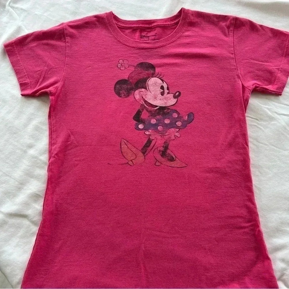 Disney Tops - Disney vintage women’s hot pink Minnie Mouse tee shirt